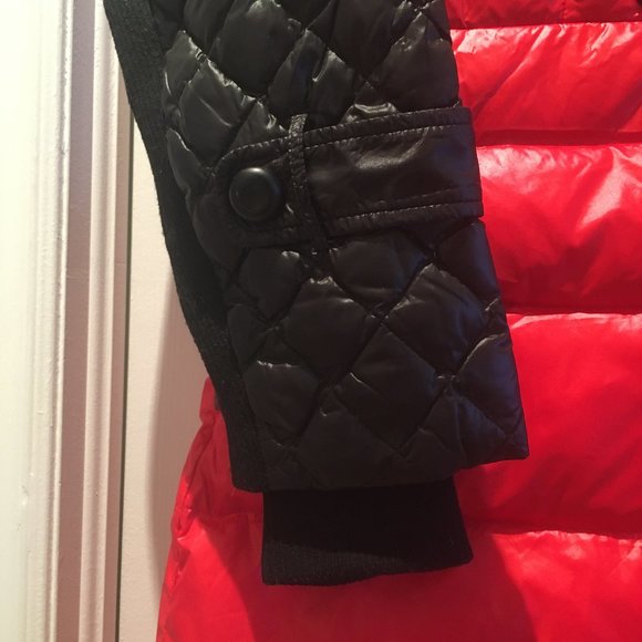 Simon Chang Red & Black Long Down Jacket with Fur Collar & Quilted Patterns - Picture 8 of 16